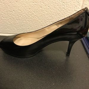 Michael Kors Size 7 Peep Toe Pumps
